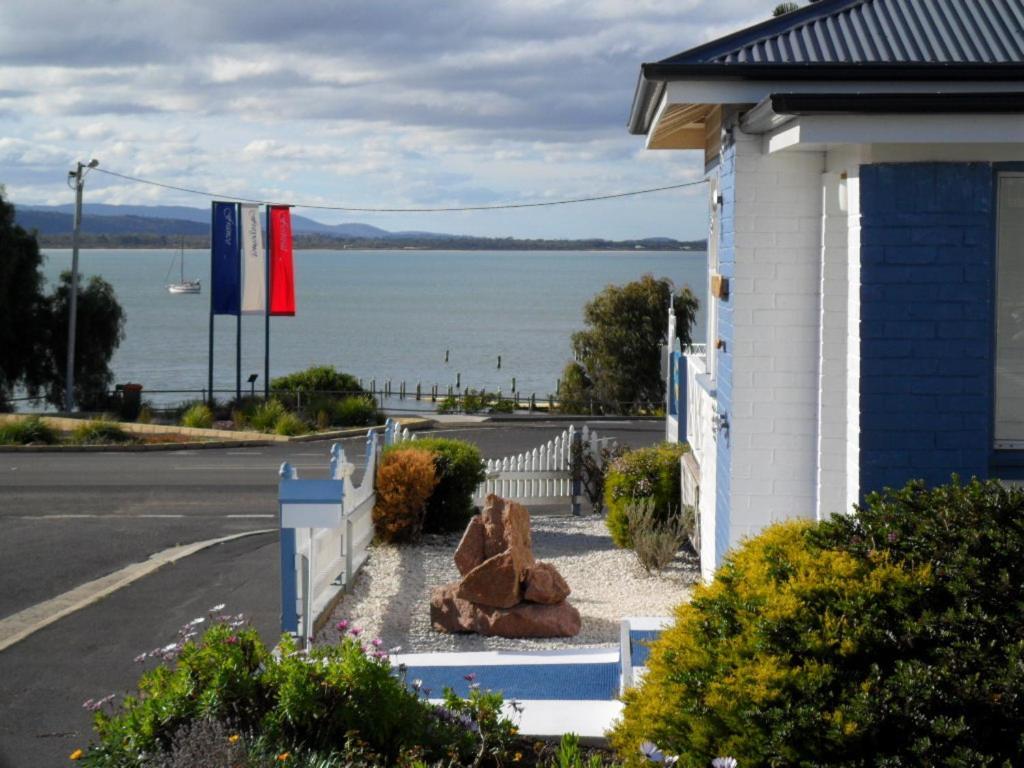 スワンシー フリーシネ ウォーターズ Bed & Breakfast エクステリア 写真