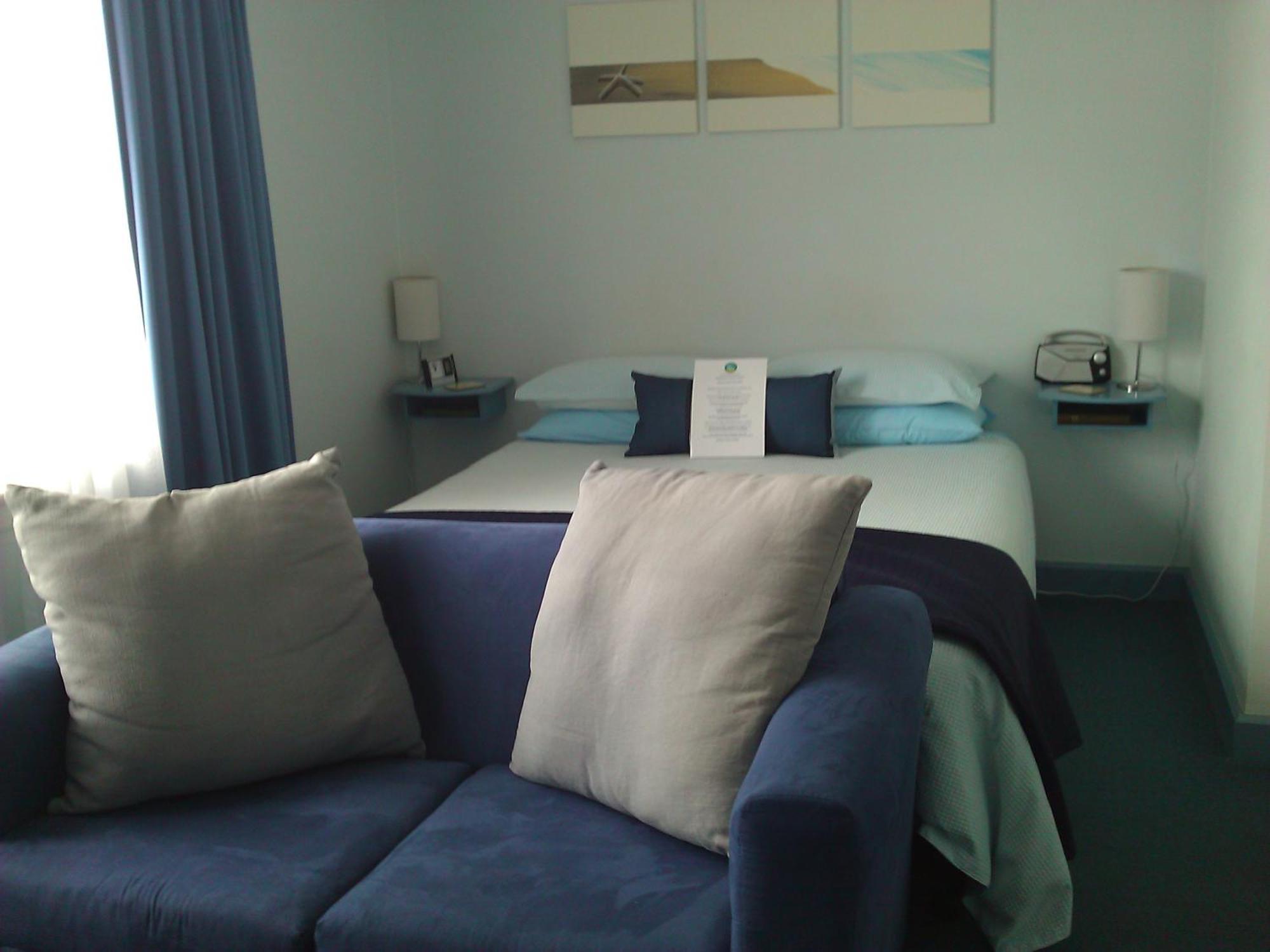スワンシー フリーシネ ウォーターズ Bed & Breakfast エクステリア 写真